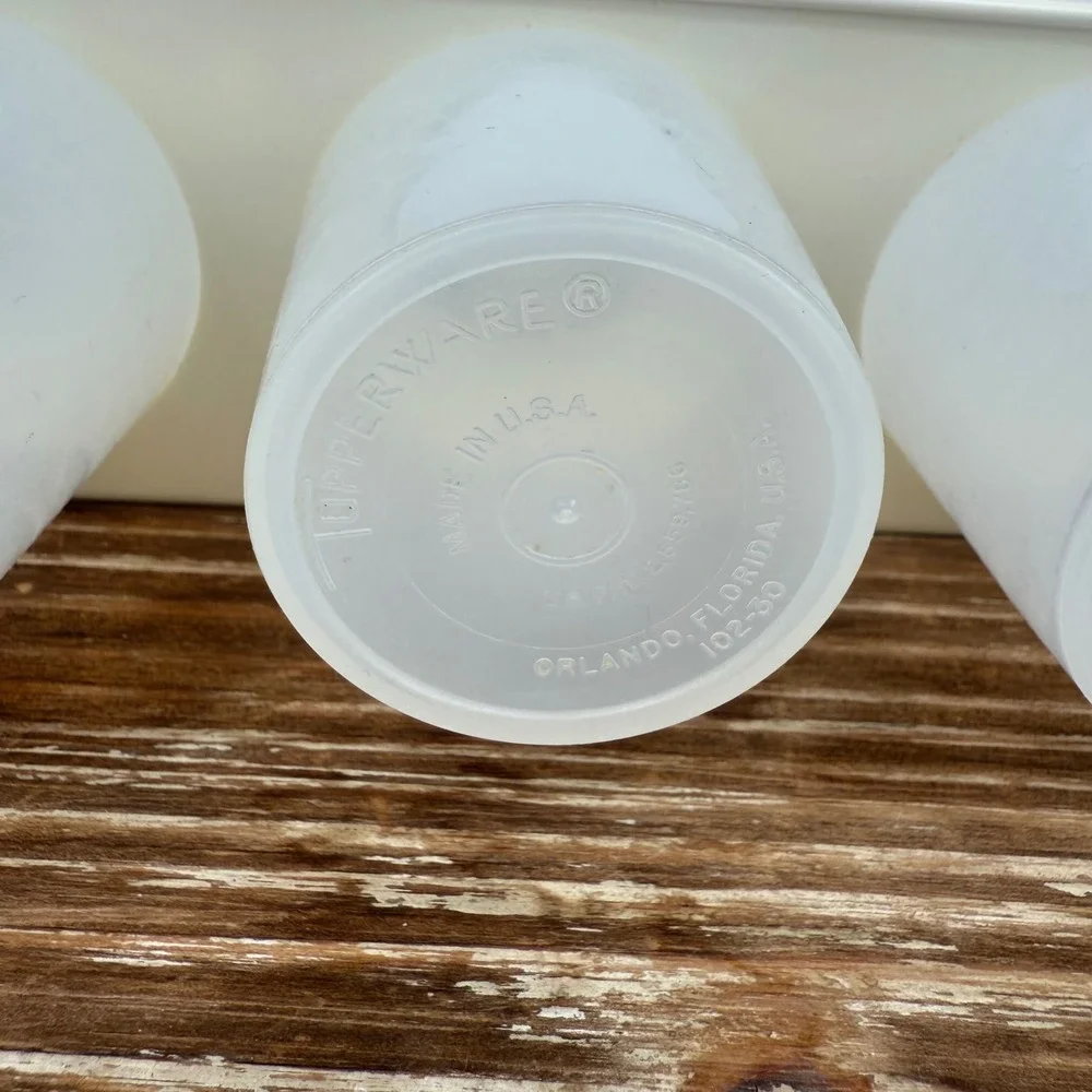 Vintage Tupperware Spice Rack Cinnamon Allspice Cream of Tartar Nutmeg Shakers‎